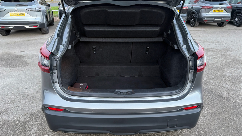 Nissan Qashqai 1.3 DiG-T Acenta Premium 5dr Petrol Hatchback